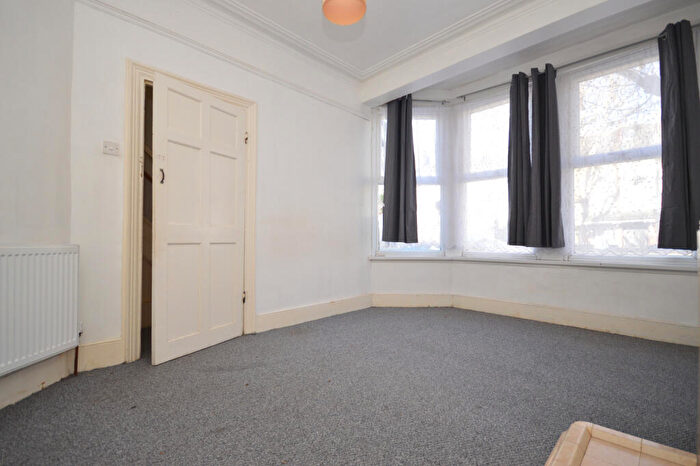 3 Bedroom End Of Terrace House To Rent In Henniker Gardens, East Ham, E6