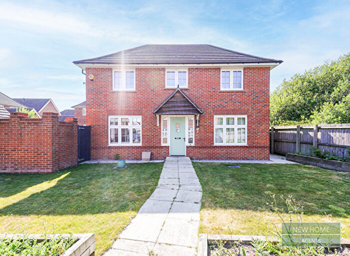3 Bedroom Detached House For Sale In Dowson Drive, Morley, Leeds, LS27