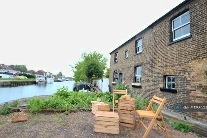 2 Bedroom Detached House To Rent In Enfield Lock, Enfield, EN3