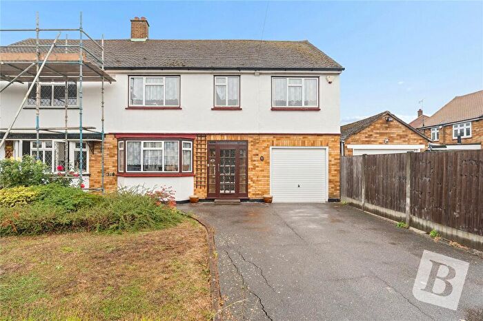 4 Bedroom Semi-Detached House For Sale In Chafford Gardens, West Horndon, Brentwood, Essex, CM13