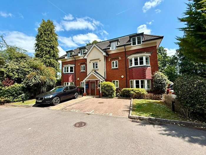 2 Bedroom Apartment To Rent In Marchmont Place, Larges Lane, Bracknell, Berkshire, RG12