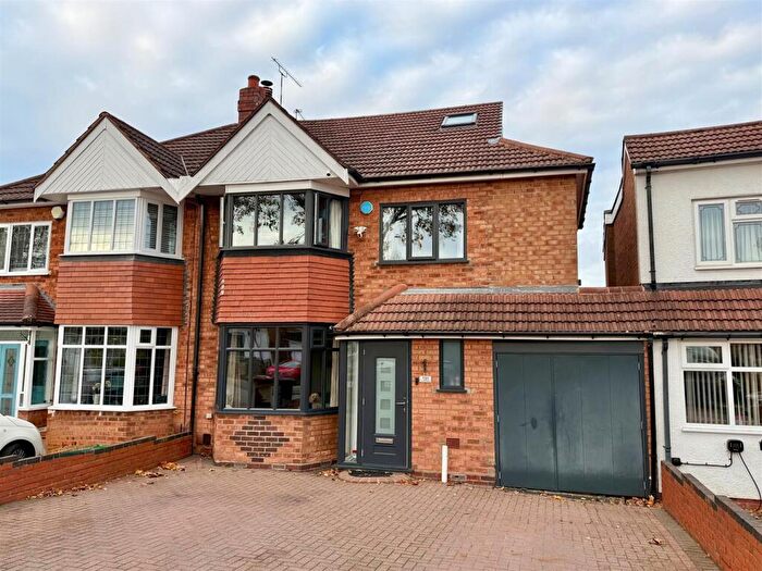 4 Bedroom Semi Detached House For Sale In Welford Road, Shirley, Solihull, B90