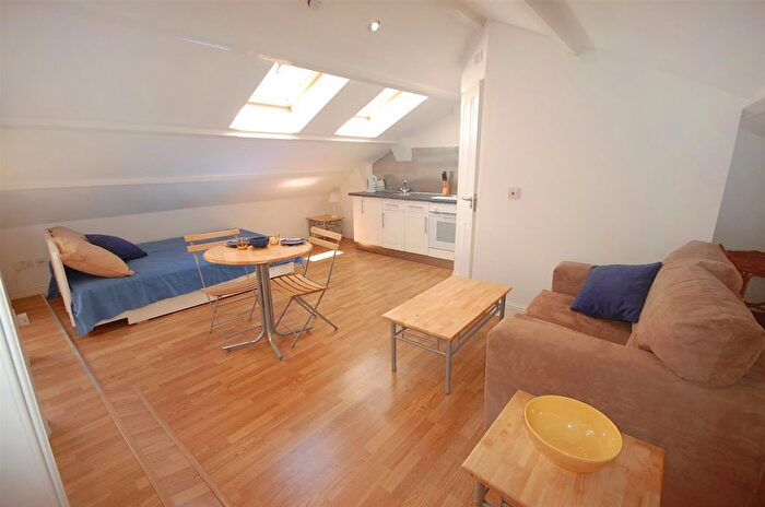 Studio To Rent In Southwell Gardens, South Kensington, SW7