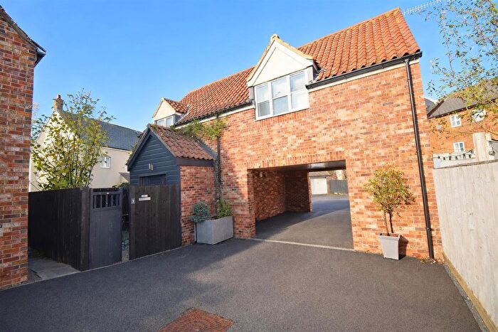 2 Bedroom Detached House For Sale In Tyne Grove, Portishead, BS20