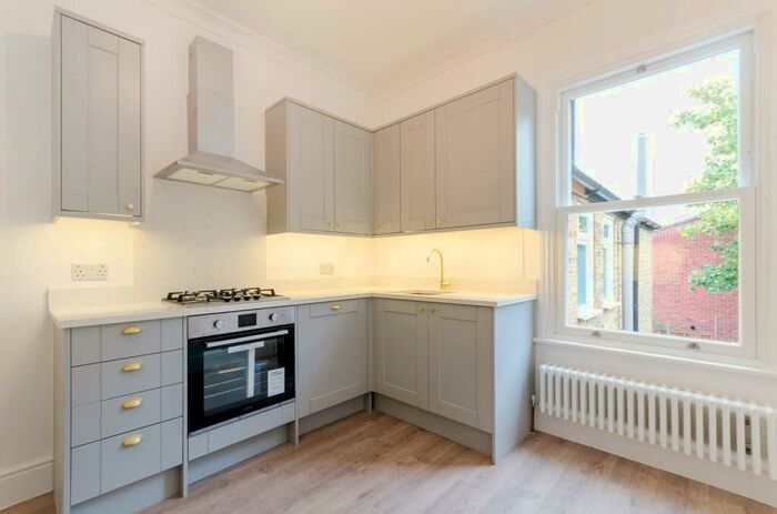 1 Bedroom Flat To Rent In Maple Road, Penge, London, SE20