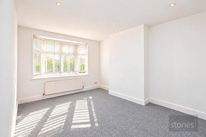 2 Bedroom Apartment To Rent In East End Road, East Finchley, London, N2