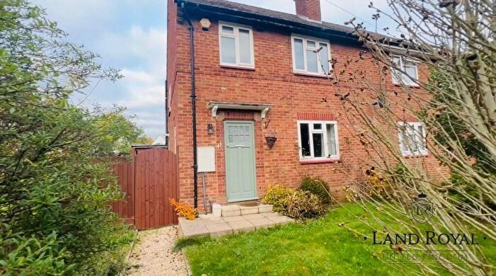 3 Bedroom Semi-Detached House To Rent In Oakwood Road, Pinner, Middlesex, HA5