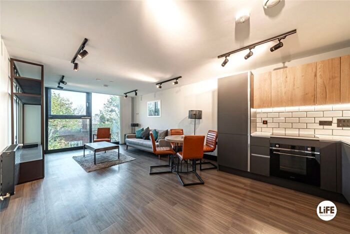 2 Bedroom Flat To Rent In Tower Bridge Road, London Bridge, SE1