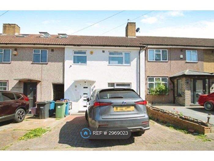 4 Bedroom Terraced House To Rent In Martin Drive, Northolt, UB5