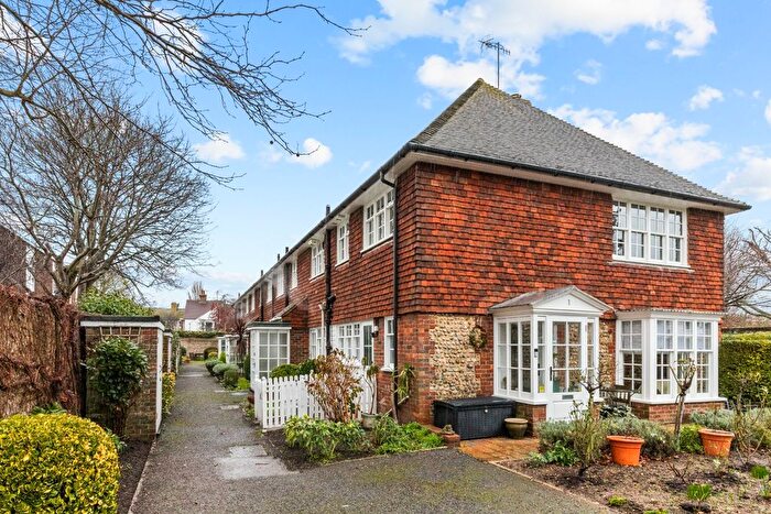 2 Bedroom Flat For Sale In St. Marys Close, Shoreham-By-Sea, West Sussex, BN43