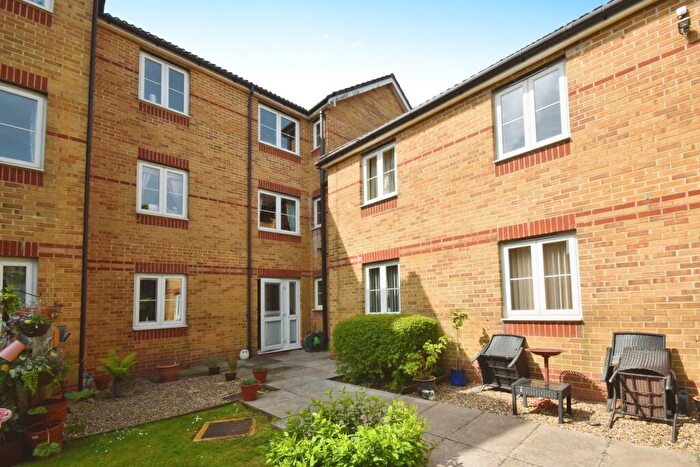 1 Bedroom Apartment For Sale In McLay Court, Cardiff, CF5