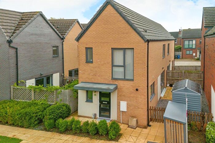 2 Bedroom Semi-Detached House To Rent In Farrier Close, Doncaster, DN1
