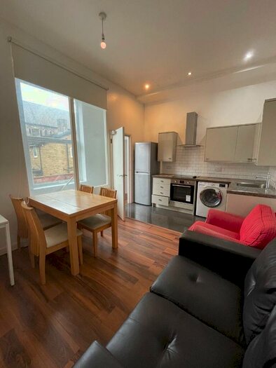5 Bedroom Apartment To Rent In Blackman Lane, Leeds, West Yorkshire, LS2