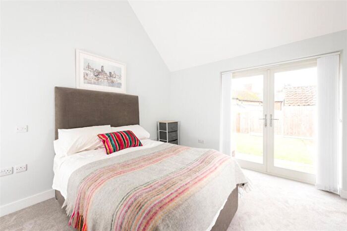 2 Bedroom Bungalow For Sale In Tandys Close, Turvey, Bedfordshire, MK43