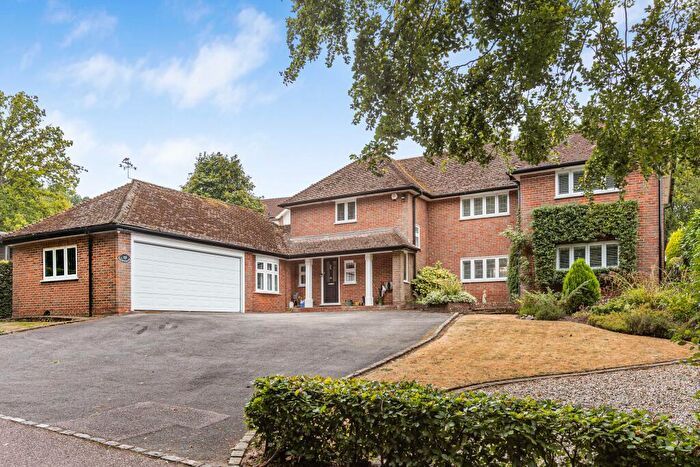 4 Bedroom Detached House For Sale In Bury Rise, Felden, Hertfordshire, HP3