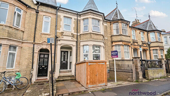 2 Bedroom Flat To Rent In Divinity Road, Cowley, Oxford, OX4