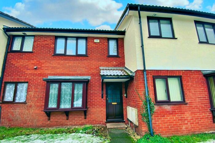 2 Bedroom Flat To Rent In Wareham, BH20