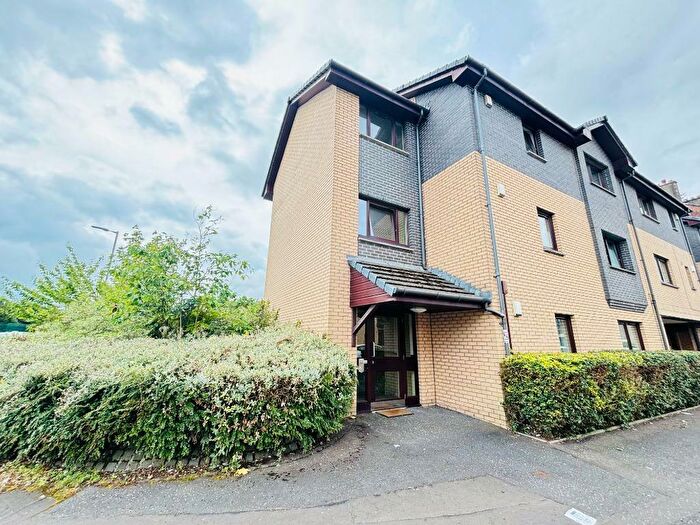 2 Bedroom Flat To Rent In Wallace Street, Paisley, Renfrewshire, PA3