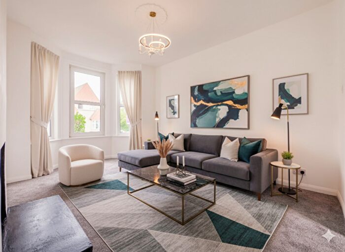 3 Bedroom Semi-Detached House For Sale In High Road, Rayleigh, SS6