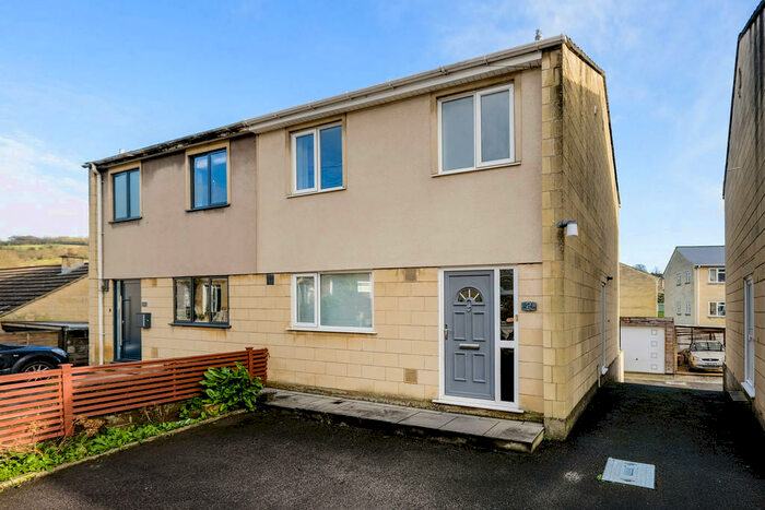 4 Bedroom Semi-Detached House To Rent In Cottage Place, Bath, BA1