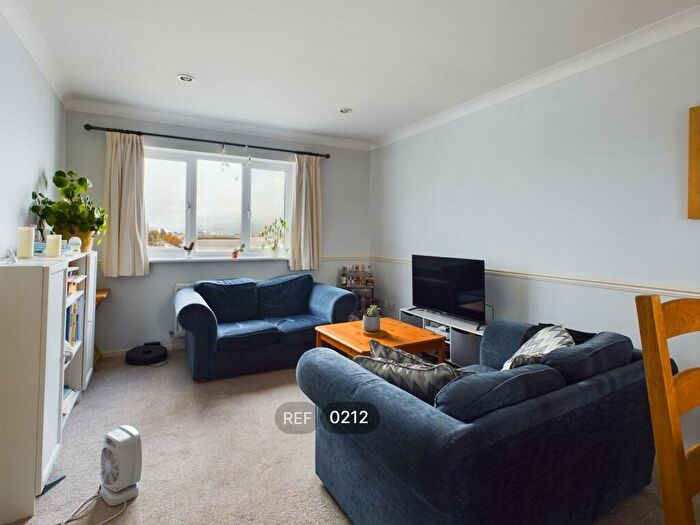 2 Bedroom Apartment To Rent In Axholme Court, Victoria Dock, HU9