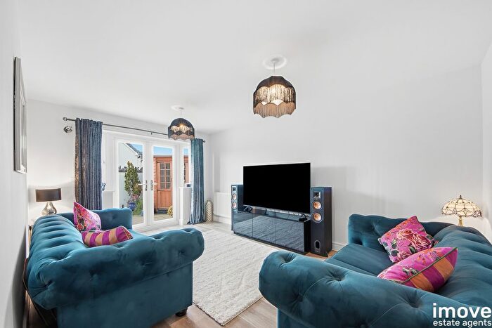4 Bedroom Detached House For Sale In Horseshoe Drive, Newton Abbot, TQ12