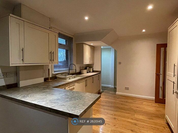 3 Bedroom Semi-Detached House To Rent In Woodmill Crescent, Dunfermline, KY11