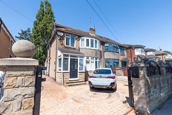 4 Bedroom Semi-Detached House To Rent In Easterly Road, Leeds, LS8