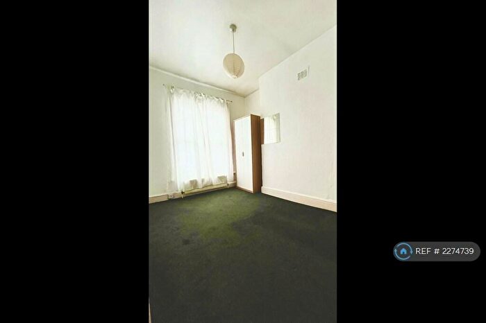 2 Bedroom Maisonette To Rent In Townsend Road, London, N15