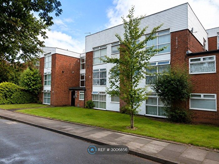 1 Bedroom Flat To Rent In Alexandra Court, Manchester, M31