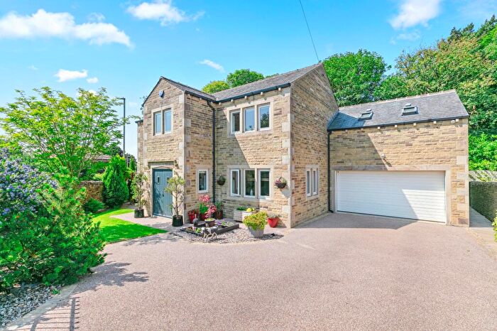 4 Bedroom House For Sale In Park Drive, Bingley, West Yorkshire, BD16