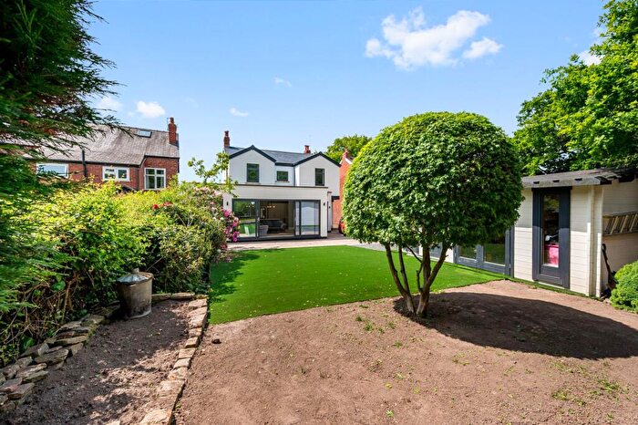 4 Bedroom Detached House For Sale In Coppice Road, Poynton, SK12