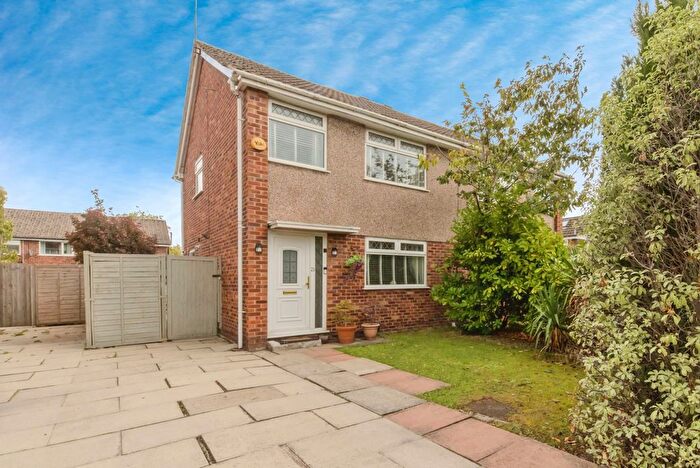 3 Bedroom Semi-Detached House For Sale In Grebe Close, Knutsford, Cheshire, WA16