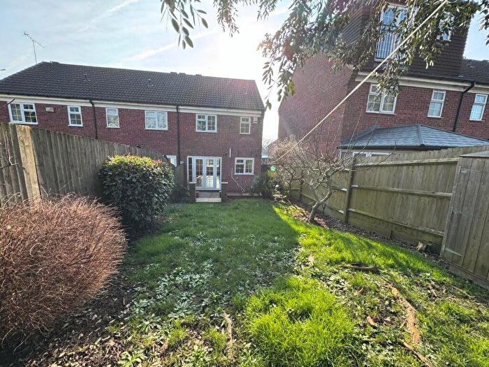 3 Bedroom End Of Terrace House To Rent In Ashdales, St. Albans, Hertfordshire, AL1