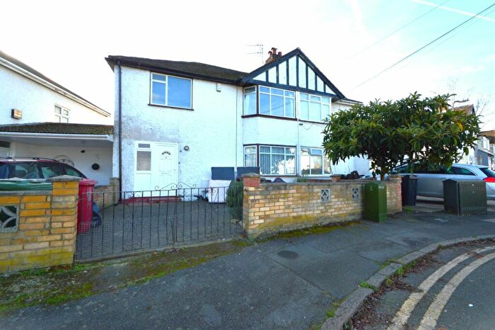4 Bedroom Semi-Detached House To Rent In Salt Hill Way, Slough, Berkshire, SL1