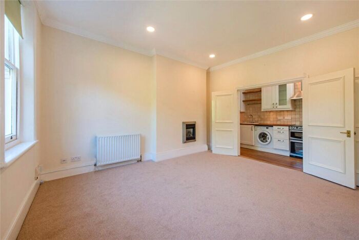 2 Bedroom Flat To Rent In Frognal, Hampstead, NW3