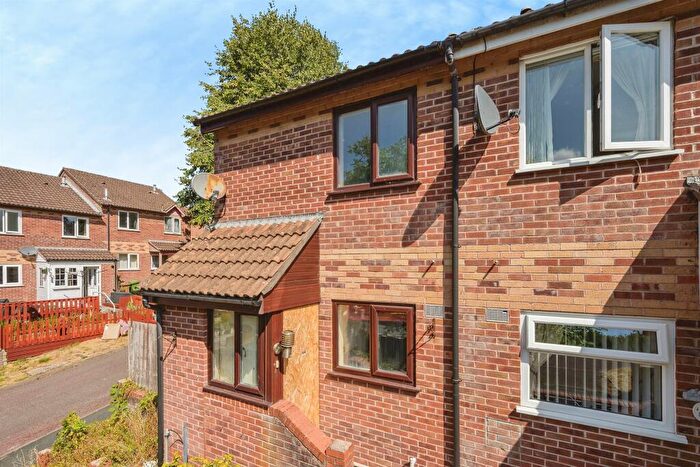 3 Bedroom End Of Terrace House For Sale In Canterbury Drive, Plymouth, PL5