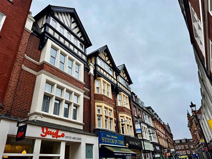2 Bedroom Flat For Sale In Cross Street, Reading, RG1