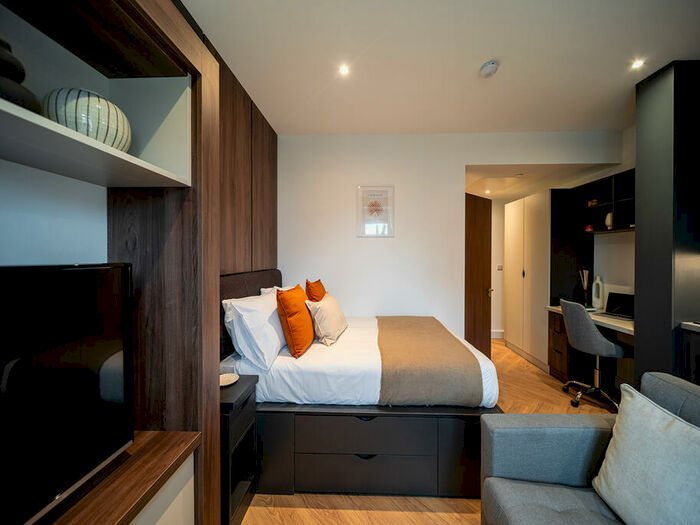 1 Bedroom Apartment To Rent In Apt, Q Three Residence #, LS1