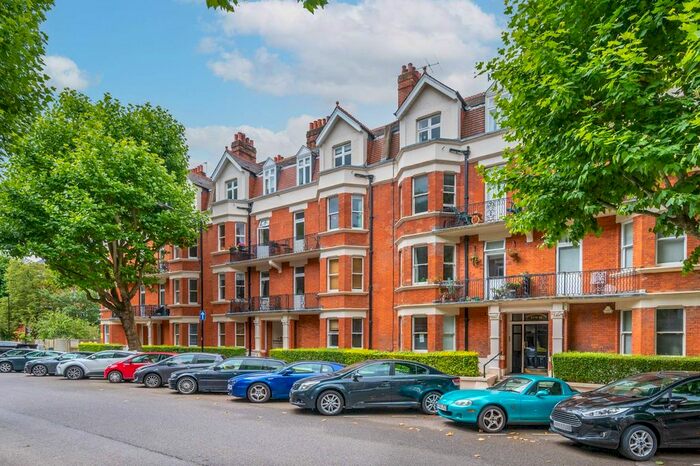 3 Bedroom Flat To Rent In Castellain Road, Maida Vale, London, W9