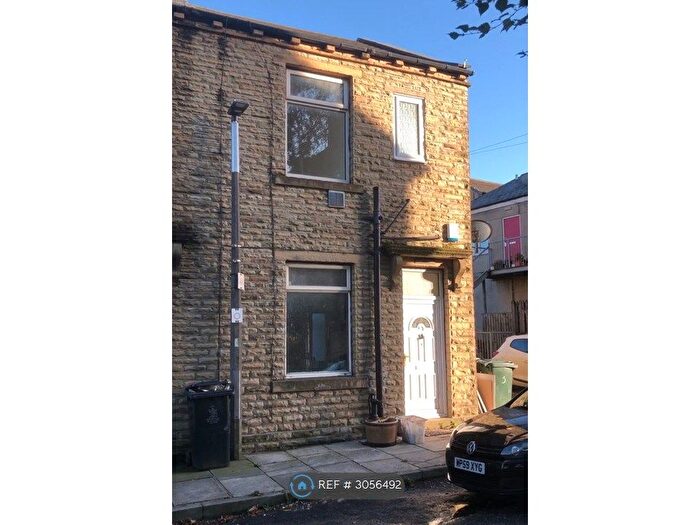 2 Bedroom End Of Terrace House To Rent In Horsman Street, Bradford, BD4