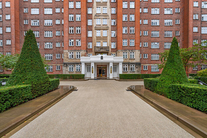 1 Bedroom Apartment For Sale In Grove Hall Court, Hall Road, London, NW8