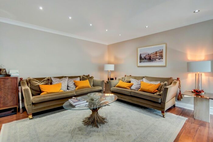 2 Bedroom Flat To Rent In Portman Square, London, W1H