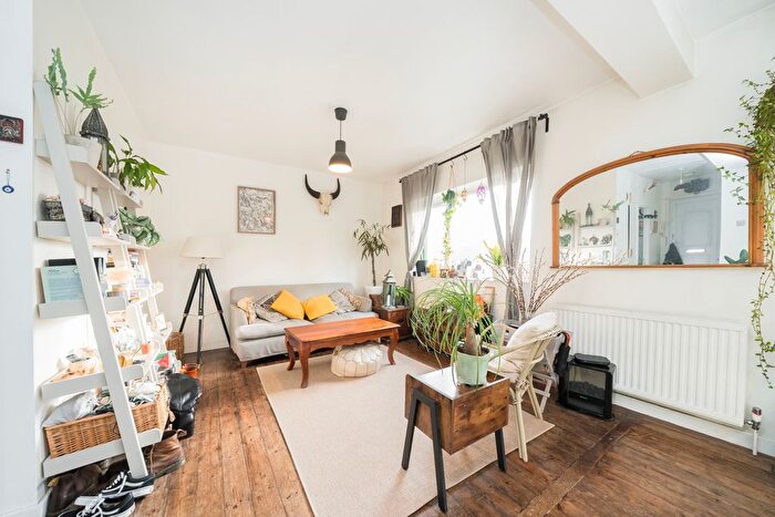 2 Bedroom Flat To Rent In Finn House, Bevenden Street, London, N1