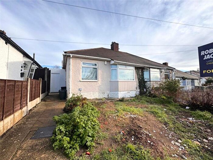 2 Bedroom Bungalow For Sale In Augustine Road, St Pauls Cray, Kent, BR5