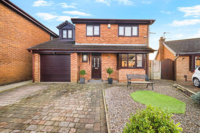 4 Bedroom Detached House For Sale In Oakwood Close, Burnley, BB10