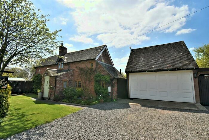 3 Bedroom Cottage For Sale In Church Lane, Chilcote, DE12