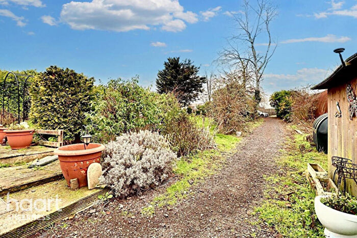5 Bedroom Chalet For Sale In Warden Road, Sheerness, ME12