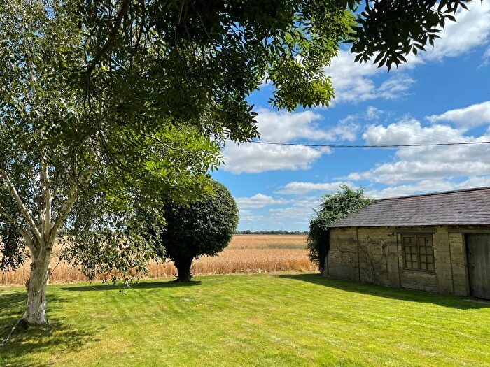 4 Bedroom Semi-Detached House For Sale In Buckland Road, Bampton, Oxfordshire, OX18