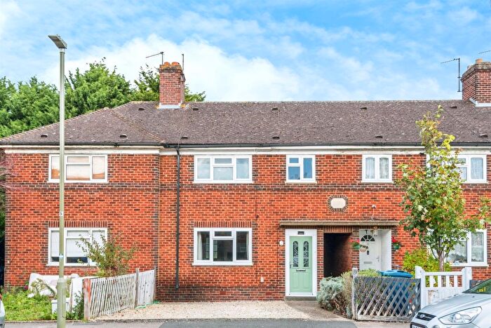 3 Bedroom Terraced House For Sale In Spencer Crescent, Oxford, OX4